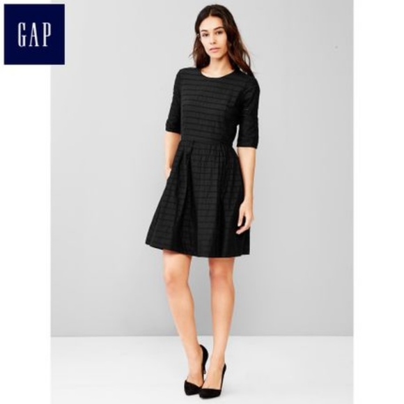 GAP Black Eyelet Dress with Full Skirt Size 0 - Picture 1 of 3